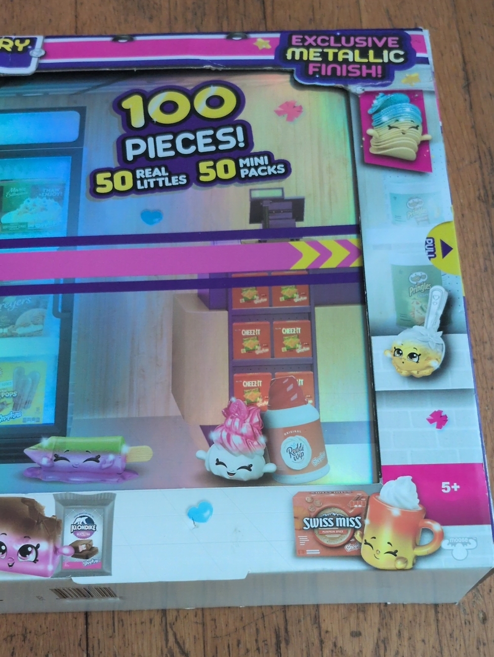 Real Littles Metallic Mystery Micro Mart Playset - Picture 4 of 10